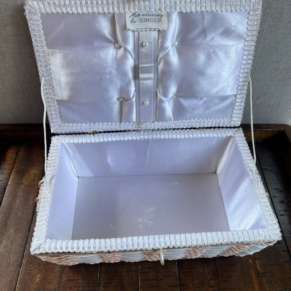 Vintage Singer Sewing Basket Rectangular Woven Wicker‎ Box w/ Handles